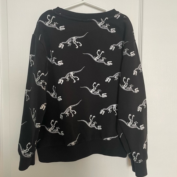 Boy sweatshirt  dinosaur H&M size 6-8 - Picture 3 of 6